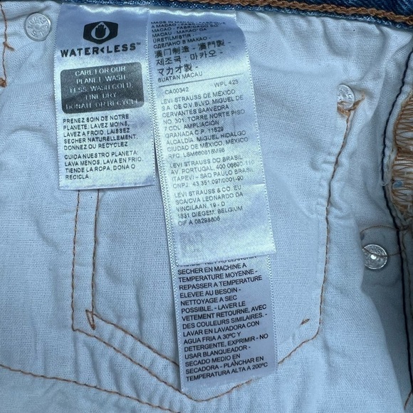 LEVIS  short 501 size W30 - Picture 9 of 10